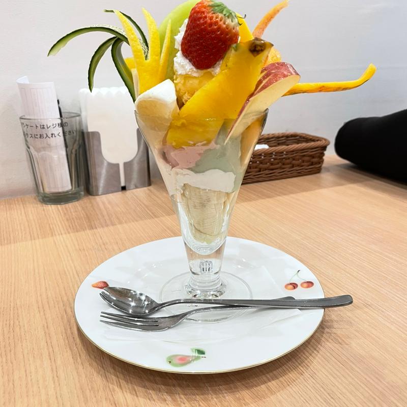 フルーツパフェ(果実園リーベル二子玉川)