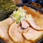 背脂塩チャーシュー麺