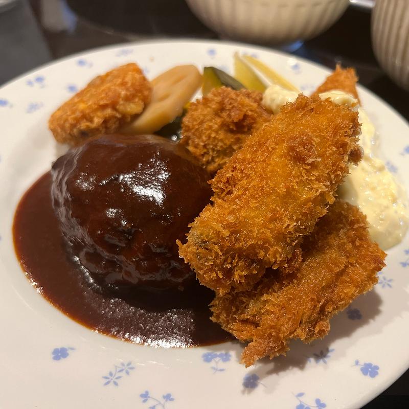 ハンバーグ、カキフライ(手作り洋食の店 ぱ・らんて )