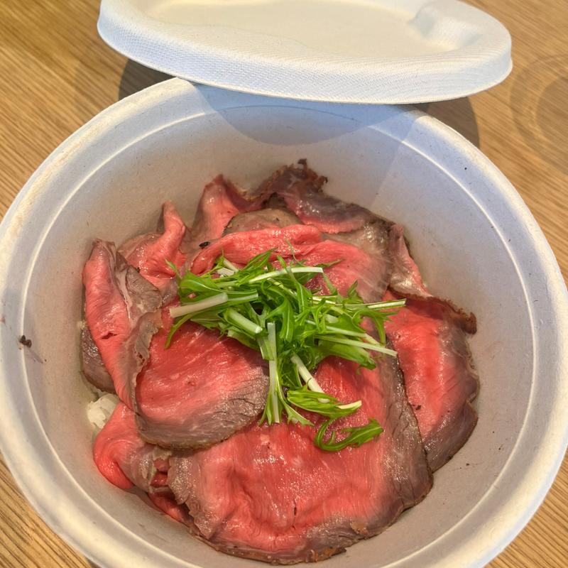 亀岡牛のローストビーフ丼(亀岡牛専門店 (有)木曽精肉店)