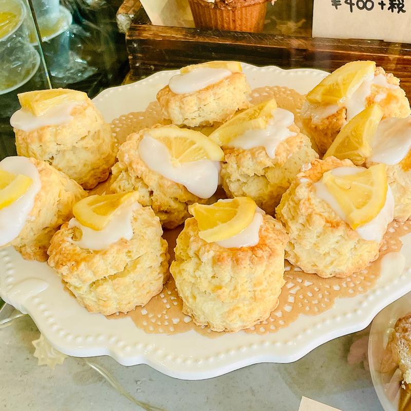 よつばバターとレモンのスコーン(カフェ ポロン（Pollon）)