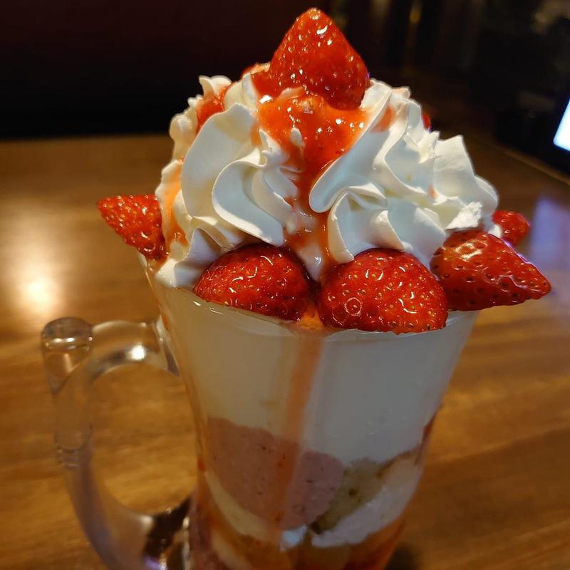 いちごのジョッキパフェ(びっくりドンキー田無店)