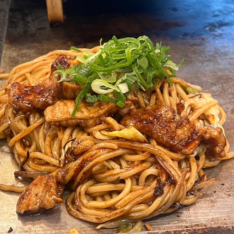 牛ホルモン焼きそば(長田本庄軒 三宮センタープラザ)