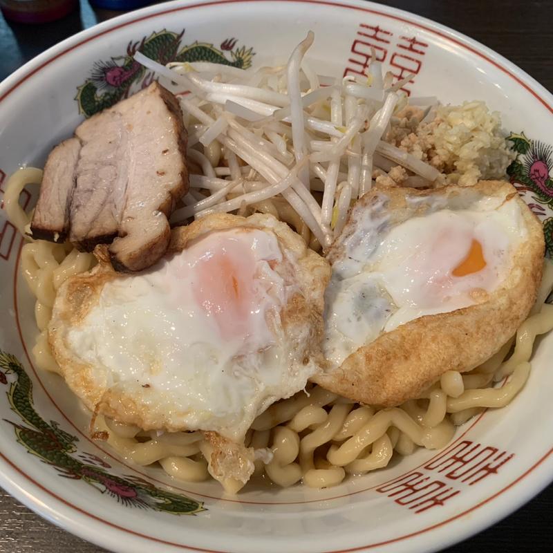 中盛（750g）＋目玉焼き＋砕きピーナッツトッピング(汁なし専門 男のLL)