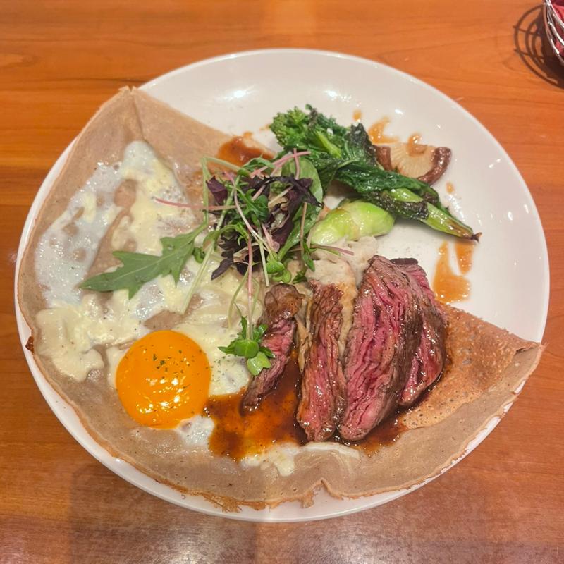 牛肉のグリル　トリュフ入りマッシュポテトと冬野菜　赤ワインソース(CREPERIE Le Beurre Noisette（クレープリー ル ブール ノワゼット）)
