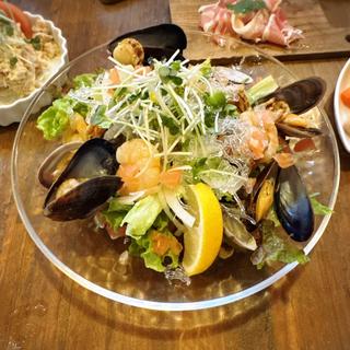 いかり屋のシーフードサラダ(魚介バル いかり屋kitchen)