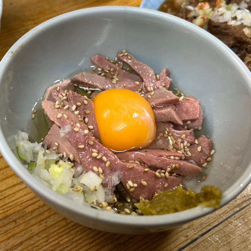 ればトロ塩ユッケ(もつ焼 でん 中目黒店)