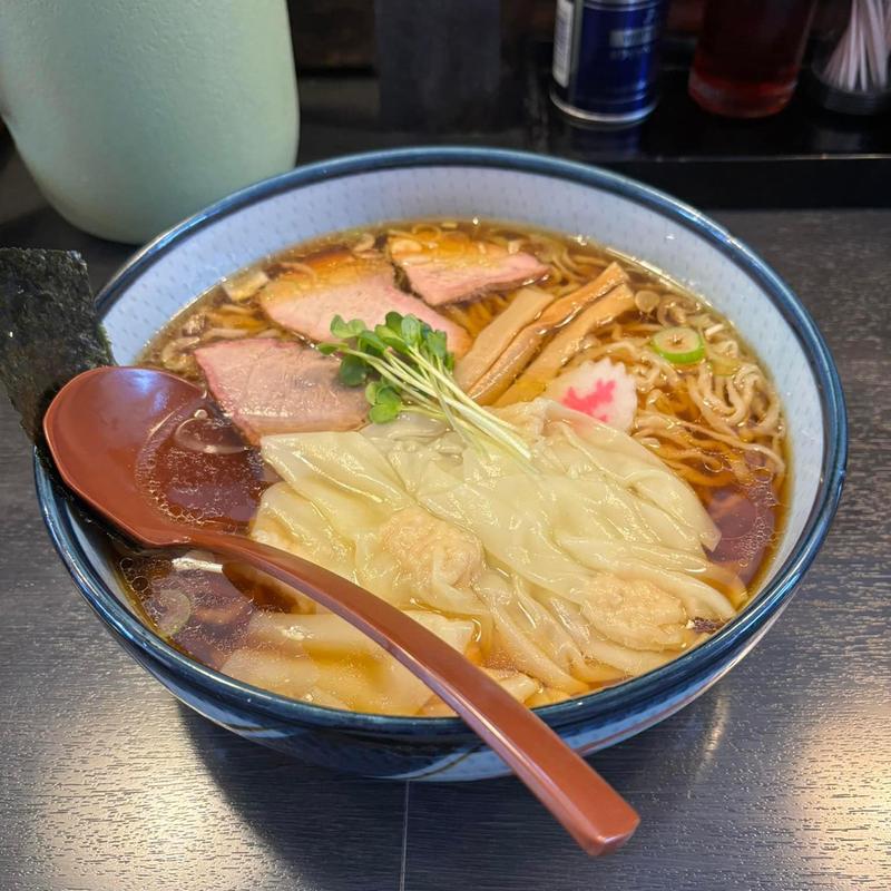 ワンタン麺（大盛）(手打中華 麺民 ことぶき家)