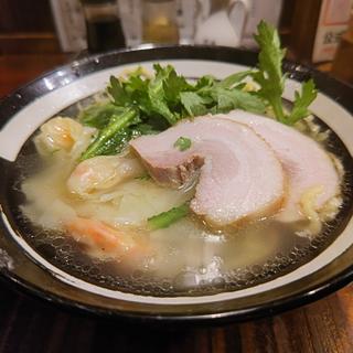 海老ワンタン塩らー麺(塩らー麺 本丸亭 横浜元町店)