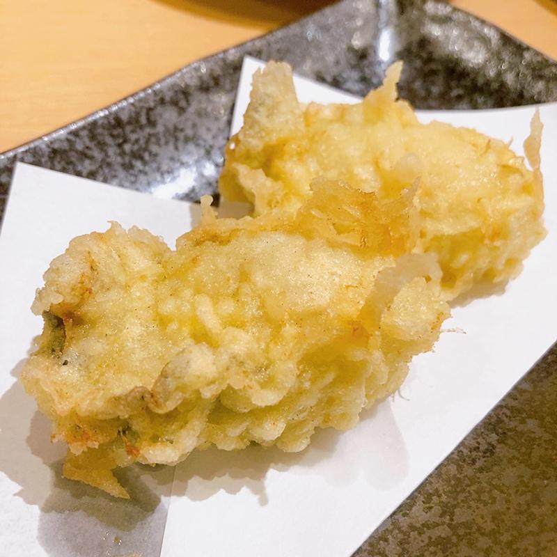 大粒牡蠣の天ぷら（1ヶ）(天ぷらと寿司 こじま 広島店)
