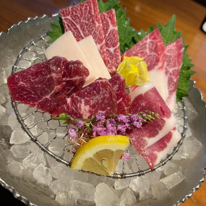 6種馬刺し盛り(1人前)(馬桜 下通り店 （うまざくら）)