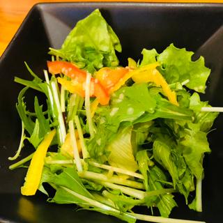 サラダ_選べる小丼とミニ麺セット(ふく福 七つ島店 （ふくふく）)