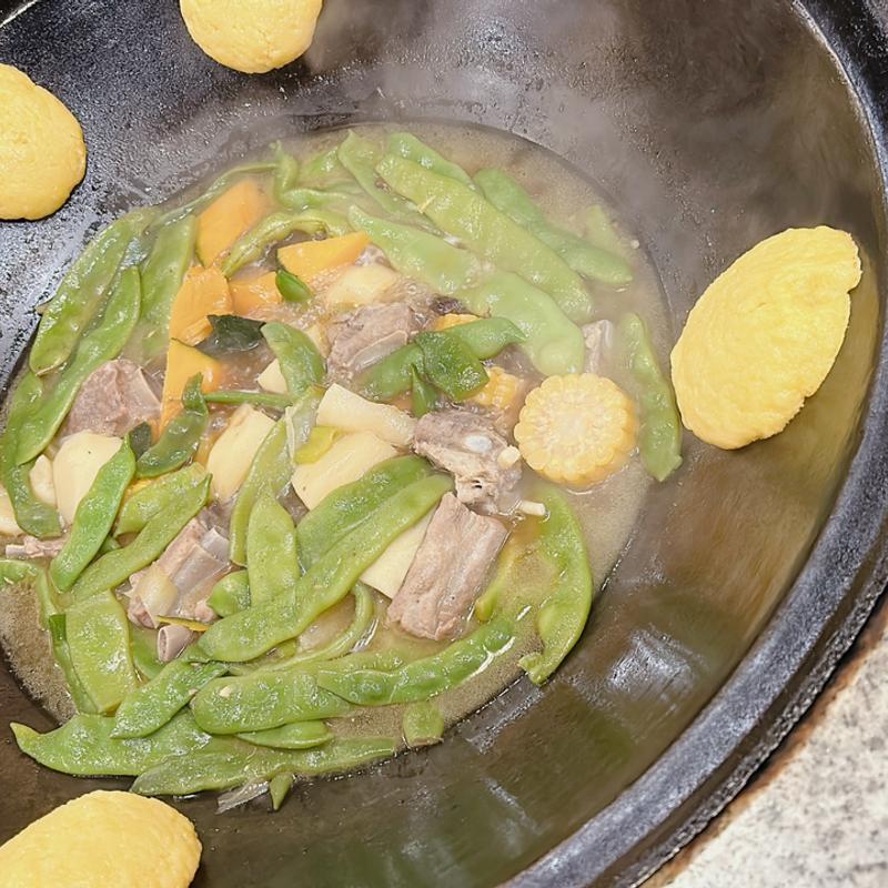 (滕記鉄鍋炖(とうきてつなべどん))