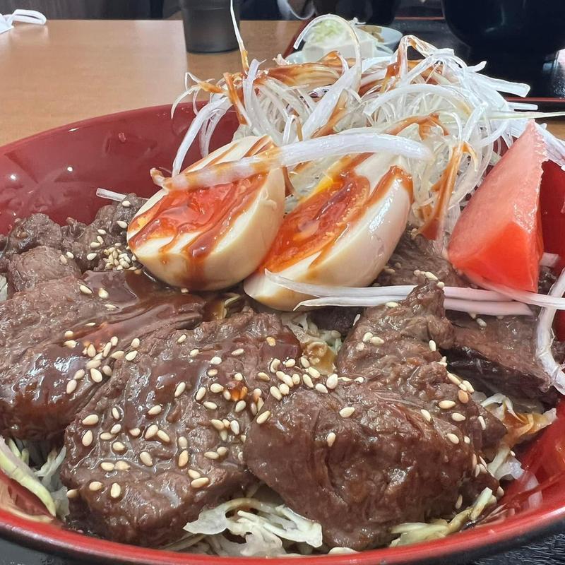 牛ハラミ丼(お食事処 楽笑)