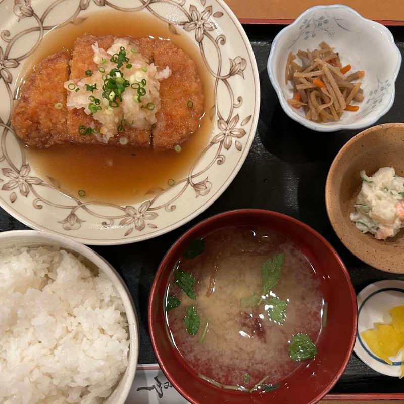 カツのおろし煮定食(定食・居酒屋 まんまのＴＯＮ・ＴＯＮ)