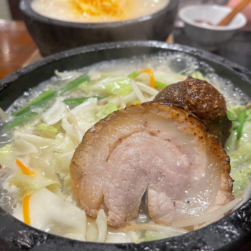 完熟味噌らーめん(石焼らーめん 火山 滝谷町店)