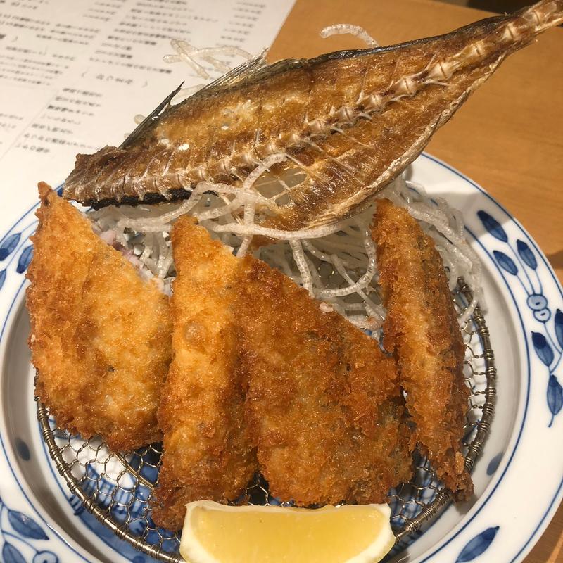 天然あじフライと骨煎餅(酒ト和食 ほっこり 名古屋広小路店)