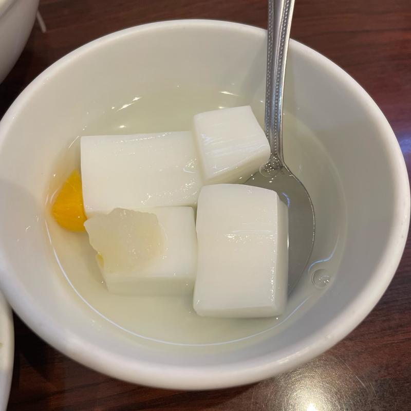 杏仁豆腐(北京ダック＆ズワイ蟹食べ放題 老北京 ‐ROUPEKIN‐ 中華街本店)