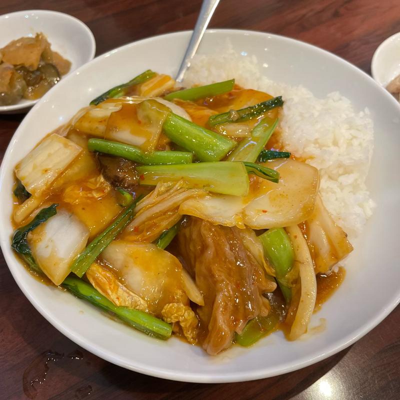 牛バラ肉丼定食(北京ダック＆ズワイ蟹食べ放題 老北京 ‐ROUPEKIN‐ 中華街本店)