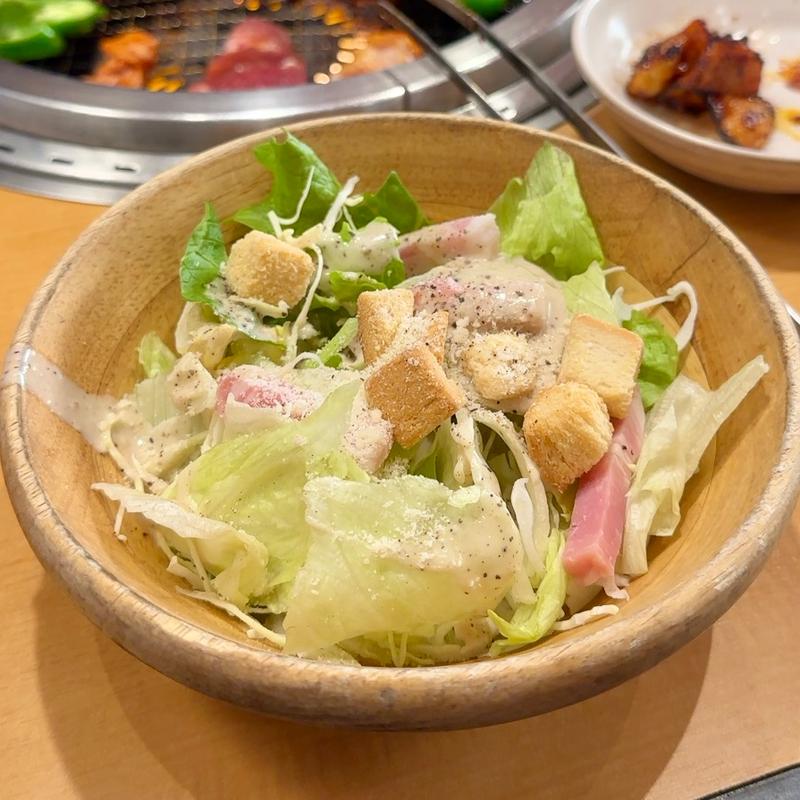 ベーコンとチーズのシーザーサラダ(焼肉きんぐ 八千代店)
