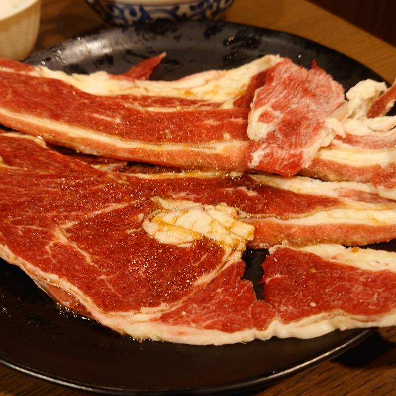 炙りすき焼きカルビ(牛繁 堀切菖蒲園店)