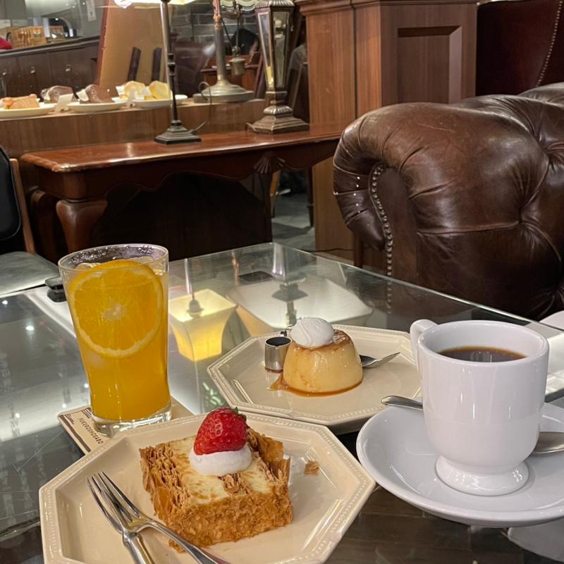 苺のミルフィーユ(梟書茶房 Ｅｓｏｌａ池袋店)