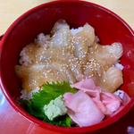 ヒラメ漬け丼と鶏煮込み