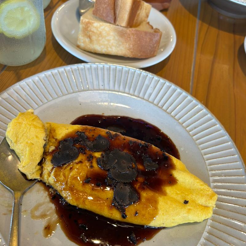 トリュフのオムレツ(ESPRESSO D'WORKS)