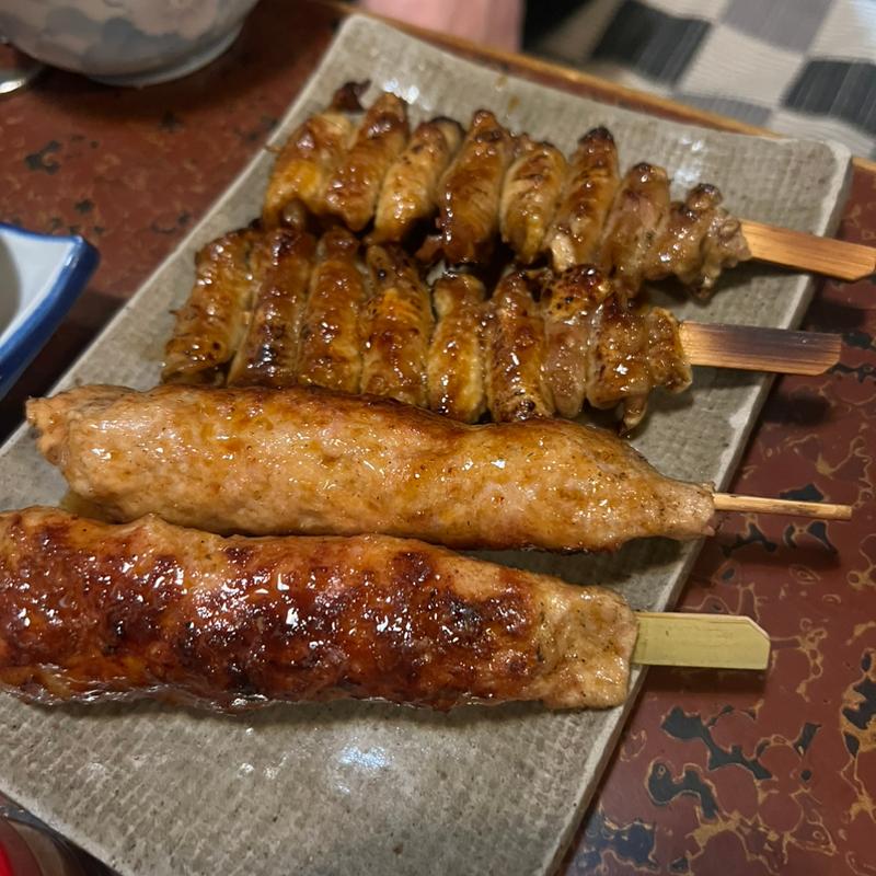 つくねと皮タレ串(やきとり五鉄)