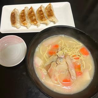ちゃんぽん+焼き餃子(クリエイトＳ・Ｄ 船橋高根台店)
