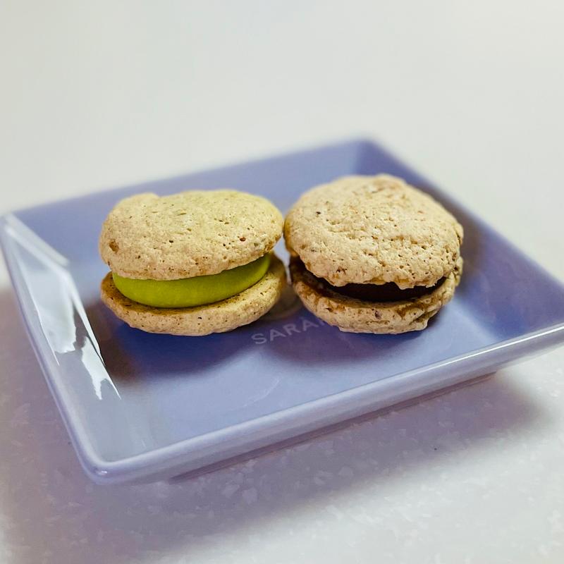 プロヴァンスのマカロン　チョコレート・抹茶ホワイトチョコレート(パティスリー モルソー ドゥ ニュアージュ)