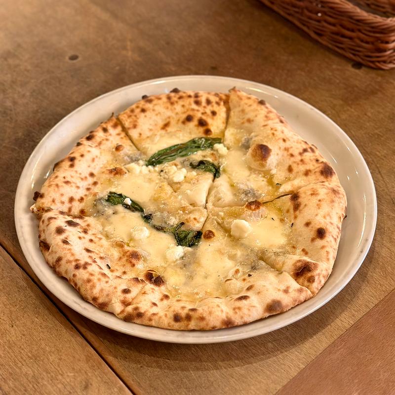 クアトロ フォルマッジ ＜ロッソ ビアンカ＞(イ・ロッタ)