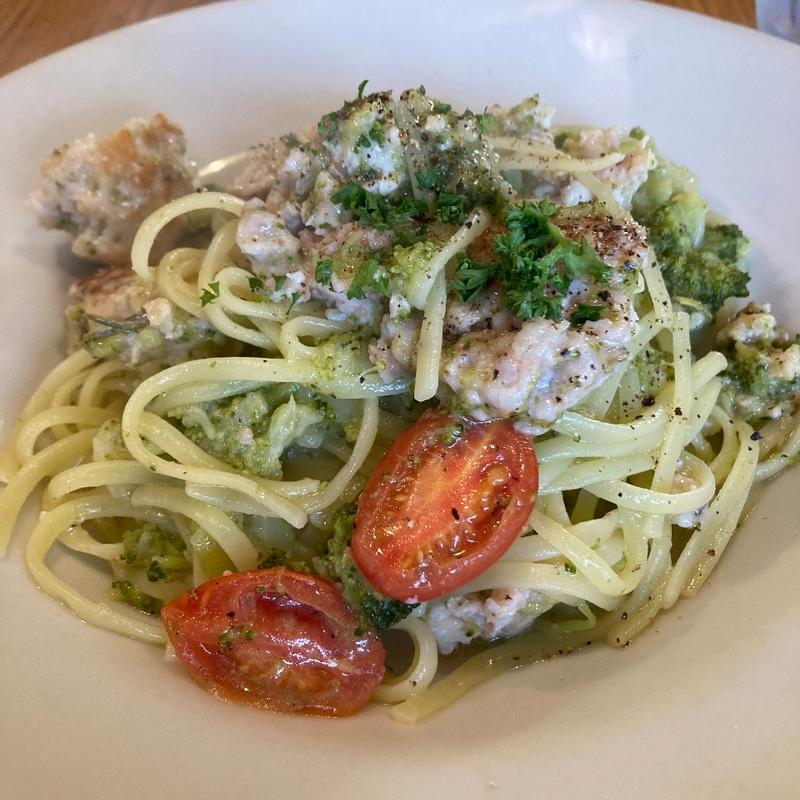 スパイシーサルシッチャとブロッコリーソースパスタ(oliver)