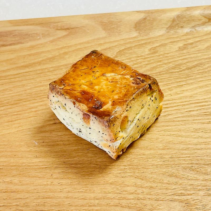 アールグレイとホワイトチョコのスコーン(アールベイカー エキアプレミエ和光店)