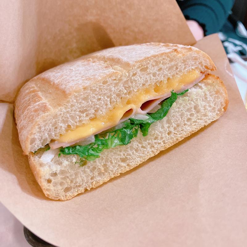 ハムチーズホットサンド(サンマルクカフェ 西武新宿ぺぺ店)
