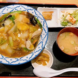 中華丼定食(串焼＆チャイニーズバル 八香閣（はっこうかく）)