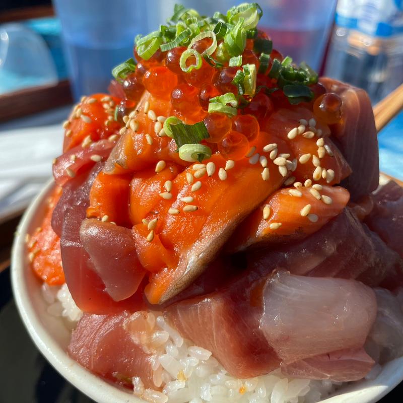 とと丸頂上丼(漁港の駅TOTOCO)