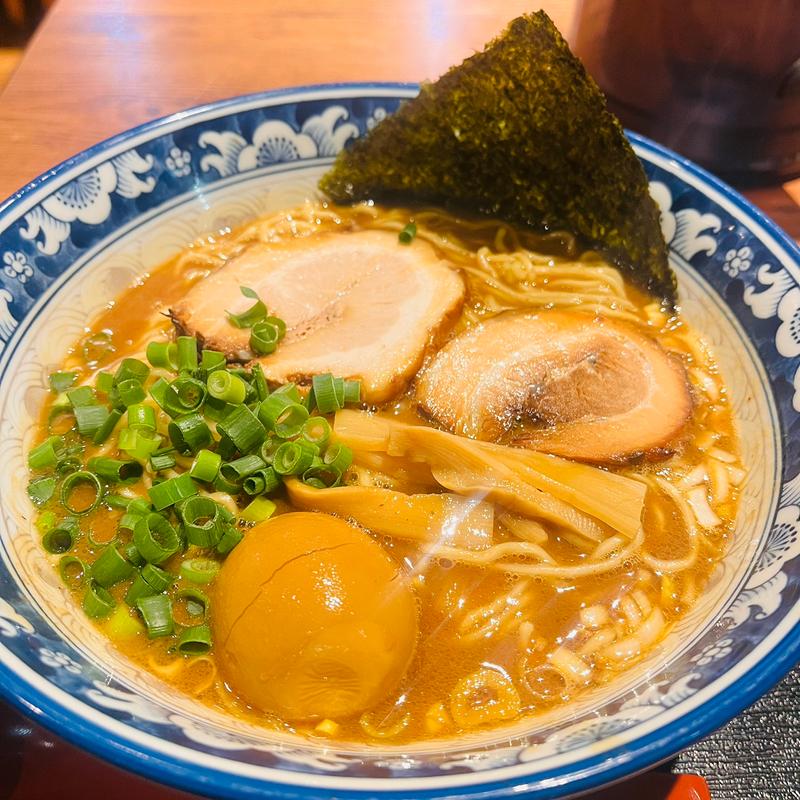 味玉醤油ラーメン(麺うら裏代々木公園店)