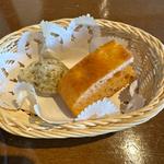 自家製パン盛り合わせ（ランチセット）(イル・ガビアーノ)