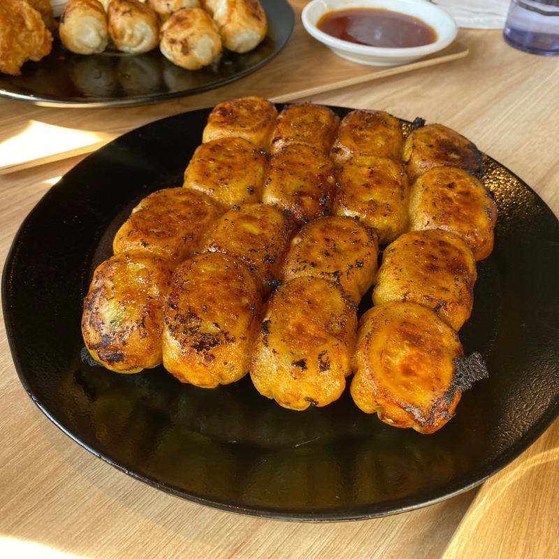 ジンまる餃子(16個)(金まる餃子)