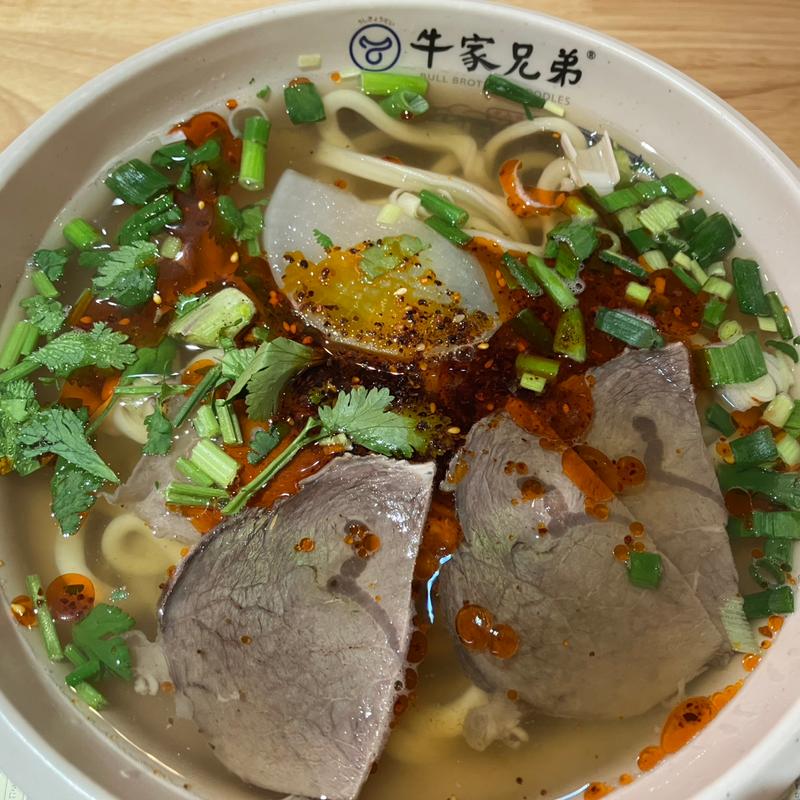牛肉ラーメン(蘭州牛肉麺 牛家兄弟 新宿店)