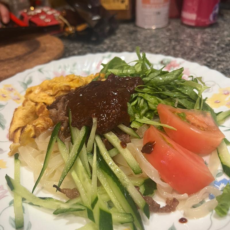 ジャージャー麺(菜菜 )