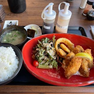 牡蠣フライ定食(モグ☆モグベース)