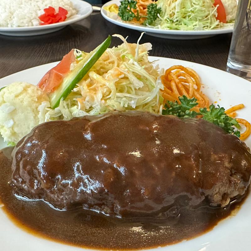 手ごねハンバーグ(洋食とビール フレンドシップ)