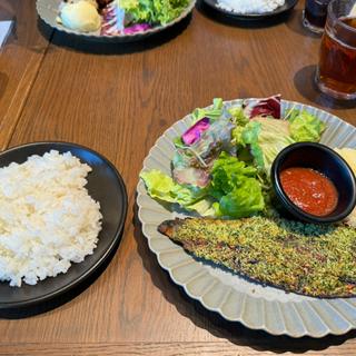 鯖の香草焼き(SCHMATZ Ariake シュマッツ・ビア・ダイニング 有明ガーデン)