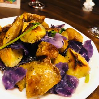 ポテトと紫キャベツの薪窯焼き(ピッツェリア イル ティンバッロ)