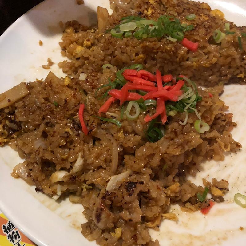 ホルモンチャーハン(中華厨房 上々)