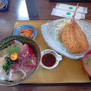 よくばり定食　ミニ海鮮丼＆アジフライ(海道 )