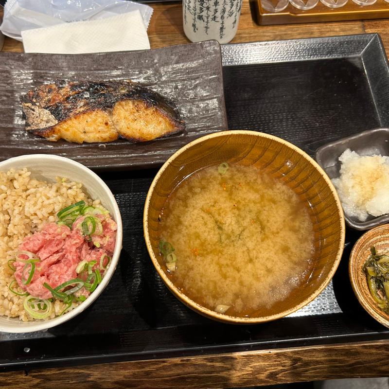 本さわら西京漬け定食＋ネギトロ✖︎2(炭火焼干物定食 しんぱち食堂 新宿東南口店)