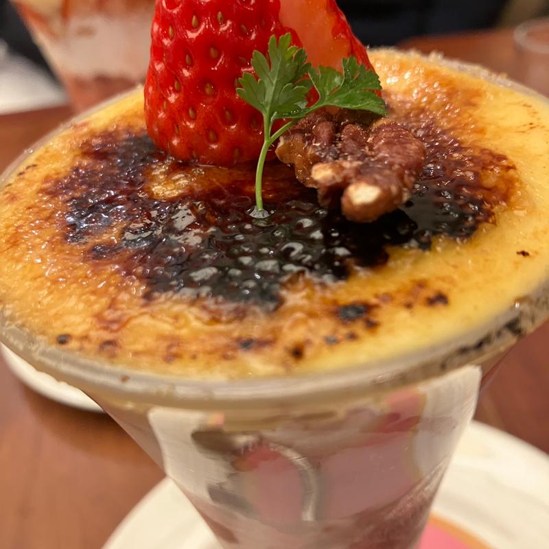 苺のブリュレパフェ(ロイヤルホスト若柴店)